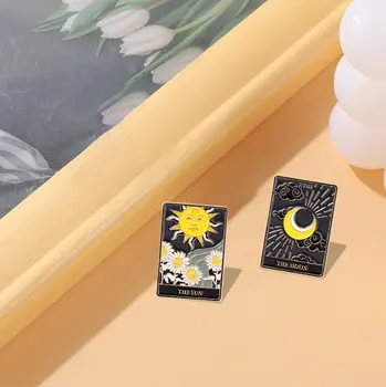 10 BUC / LOT Tarot Email Ace Personalizate Soare Luna Stele Gotic Schelet Iubitor Broșe Rever Insigne Sac Punk Vrăjitoare Întuneric Bijuterii 