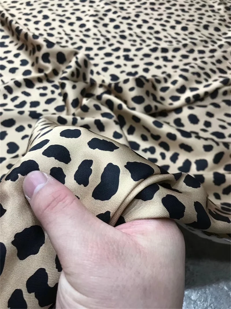 Moda Leopard De Imprimare Întinde Diagonal Tesatura De Matase Rochie Jumătate Fusta Cămașă De Pânză De Cusut Manual Diy Satin Material Farmece Africane